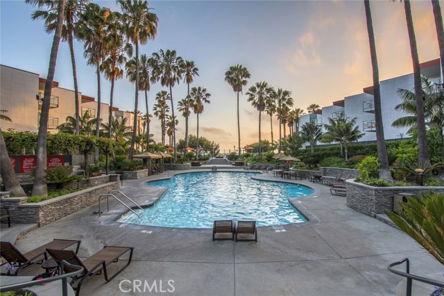 610 The Village, Redondo Beach, California 90277, 1 Bedroom Bedrooms, ,1 BathroomBathrooms,Residential,Sold,The Village,SB19227974