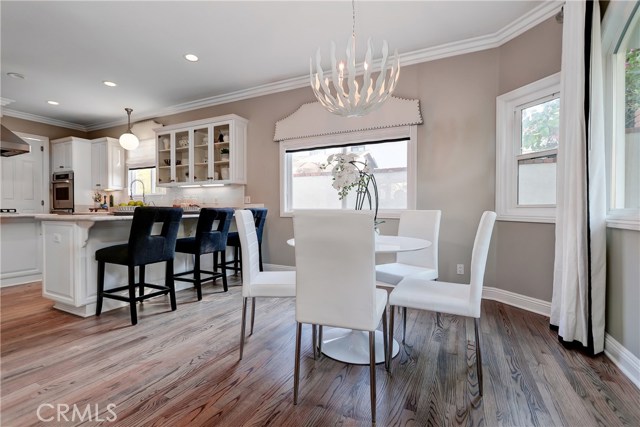 Large eat-in breakfast area with views of the backyard