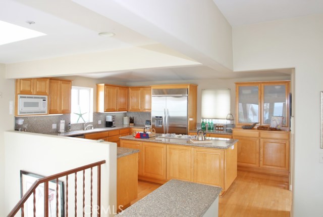 84 Manhattan Avenue, Manhattan Beach, California 90266, 3 Bedrooms Bedrooms, ,3 BathroomsBathrooms,Residential,Sold,Manhattan,SB21020402