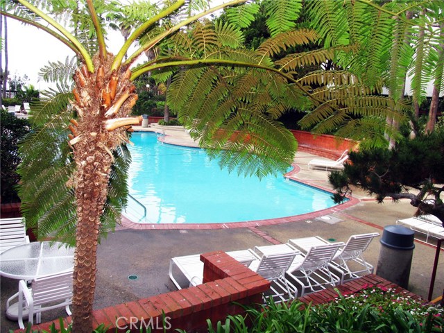 610 The Village, Redondo Beach, California 90277, 1 Bedroom Bedrooms, ,1 BathroomBathrooms,Residential,Sold,The Village,SB19252588