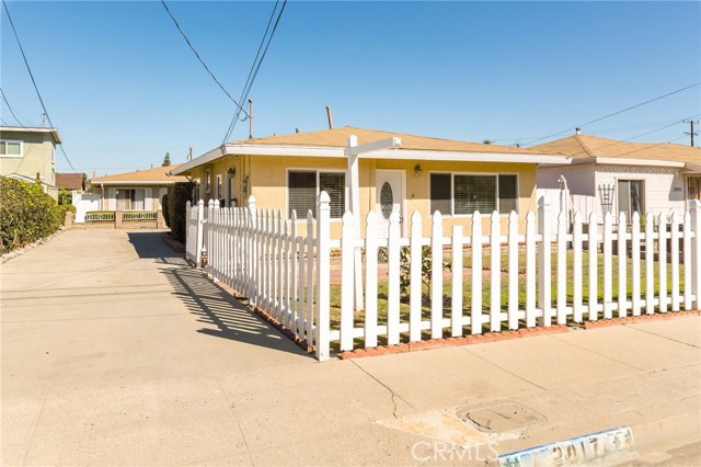 2017 Robinson Street, Redondo Beach, California 90278, ,Residential Income,Sold,Robinson,SB18045101