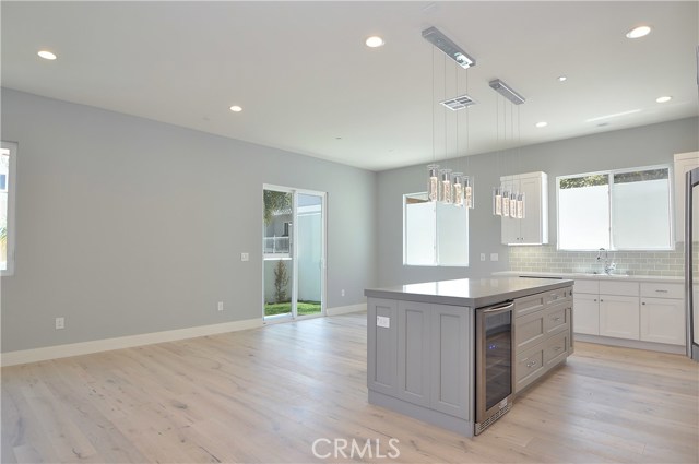 118 Irena Avenue, Redondo Beach, California 90277, 3 Bedrooms Bedrooms, ,3 BathroomsBathrooms,Residential,Sold,Irena,SB18141589