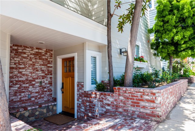 233 5th Street, Manhattan Beach, California 90266, 3 Bedrooms Bedrooms, ,4 BathroomsBathrooms,Residential,Sold,5th,SB17066143