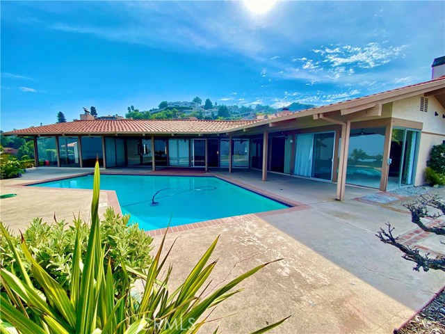 3272 Crownview Drive, Rancho Palos Verdes, California 90275, 4 Bedrooms Bedrooms, ,3 BathroomsBathrooms,Residential,Sold,Crownview,PV20170546