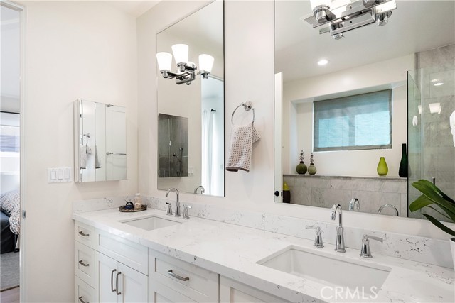 2606 Voorhees Avenue, Redondo Beach, California 90278, 3 Bedrooms Bedrooms, ,4 BathroomsBathrooms,Residential,Sold,Voorhees,SB21053796