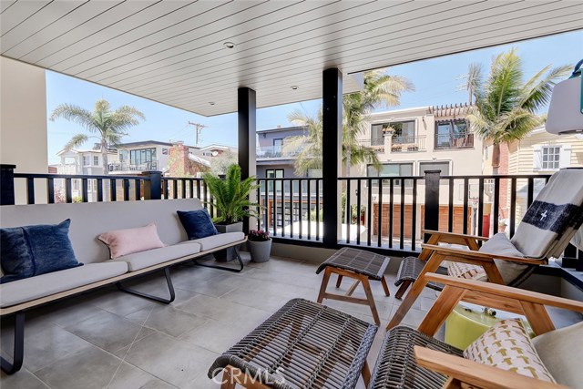 436 27th Street, Manhattan Beach, California 90266, 4 Bedrooms Bedrooms, ,4 BathroomsBathrooms,Residential,Sold,27th,SB20086504