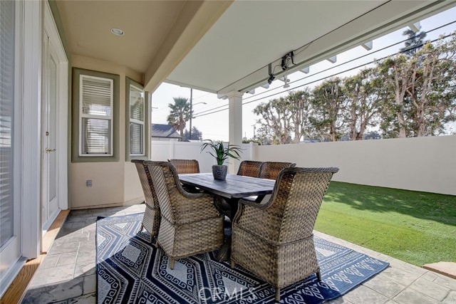 1805 Lynngrove Drive, Manhattan Beach, California 90266, 5 Bedrooms Bedrooms, ,3 BathroomsBathrooms,Residential,Sold,Lynngrove,SB21026495