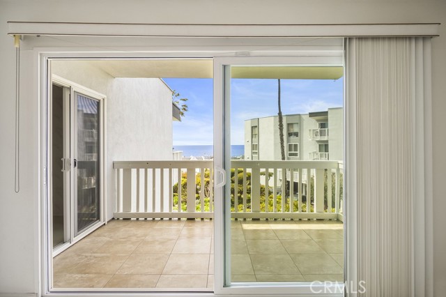 660 The Village, Redondo Beach, California 90277, 1 Bedroom Bedrooms, ,1 BathroomBathrooms,Residential,Sold,The Village,PW21065956