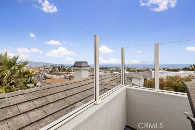 952 15th Street, Hermosa Beach, California 90254, 4 Bedrooms Bedrooms, ,3 BathroomsBathrooms,Residential,Sold,15th,SB20106766