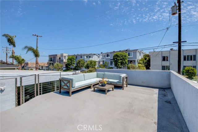 1181 Tennyson Street, Manhattan Beach, California 90266, 4 Bedrooms Bedrooms, ,2 BathroomsBathrooms,Residential,Sold,Tennyson,SB20107527