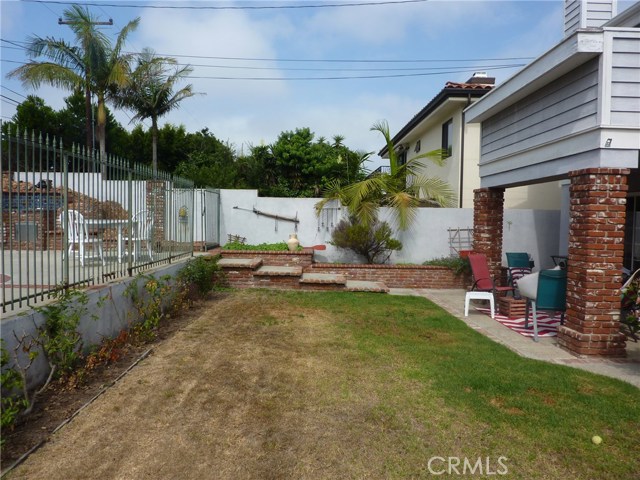 1344 19th Street, Manhattan Beach, California 90266, 4 Bedrooms Bedrooms, ,2 BathroomsBathrooms,Residential,Sold,19th,SB17162814