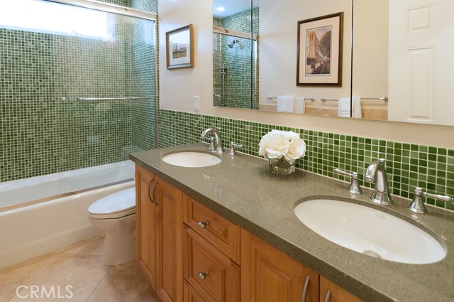 619 Broadway, Redondo Beach, California 90277, 3 Bedrooms Bedrooms, ,2 BathroomsBathrooms,Residential,Sold,Broadway,SB17102336