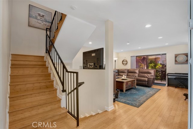 2016 Mathews Avenue, Redondo Beach, California 90278, 2 Bedrooms Bedrooms, ,3 BathroomsBathrooms,Residential,Sold,Mathews,SW19218319