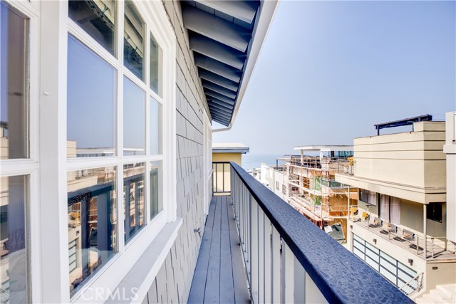 225 15th Street, Manhattan Beach, California 90266, 4 Bedrooms Bedrooms, ,1 BathroomBathrooms,Residential,Sold,15th,SB20180617