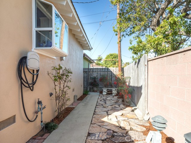 503 Avenue F, Redondo Beach, California 90277, 4 Bedrooms Bedrooms, ,1 BathroomBathrooms,Residential,Sold,Avenue F,SB18015034