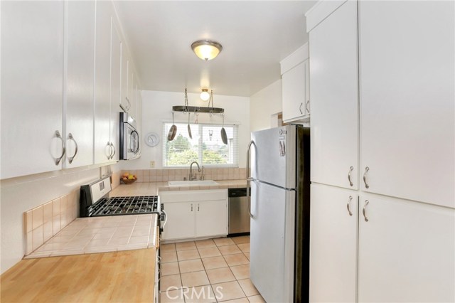 1321 Beryl Street, Redondo Beach, California 90277, 2 Bedrooms Bedrooms, ,2 BathroomsBathrooms,Residential,Sold,Beryl,SB17136124