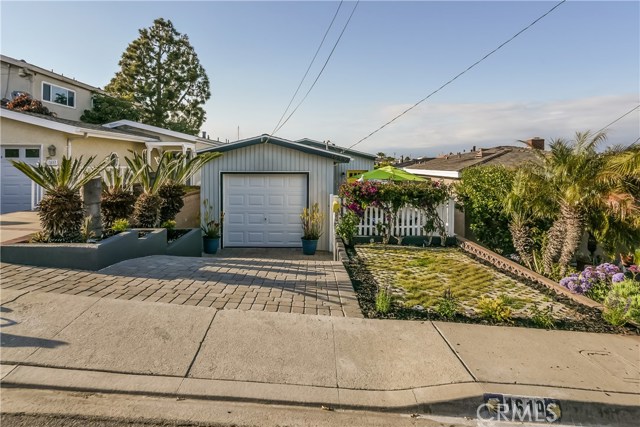 1619 Lomax Lane, Redondo Beach, California 90278, 3 Bedrooms Bedrooms, ,1 BathroomBathrooms,Residential,Sold,Lomax,PV19059758