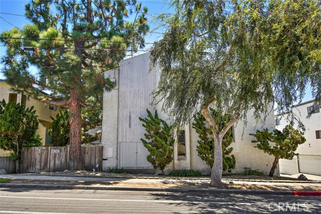1908 Grant Avenue, Redondo Beach, California 90278, 2 Bedrooms Bedrooms, ,2 BathroomsBathrooms,Residential,Sold,Grant,SB21016851