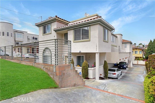 1925 Mathews Avenue, Redondo Beach, California 90278, 3 Bedrooms Bedrooms, ,2 BathroomsBathrooms,Residential,Sold,Mathews,SB20071564