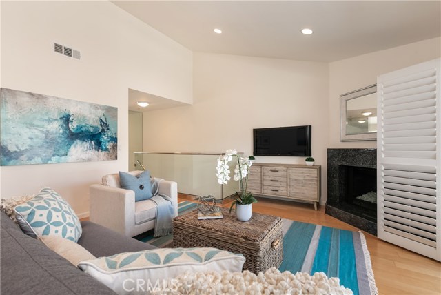 114 Guadalupe Avenue, Redondo Beach, California 90277, 2 Bedrooms Bedrooms, ,Residential,Sold,Guadalupe,SB19074799