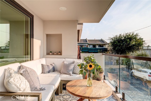 902 6th Street, Hermosa Beach, California 90254, 4 Bedrooms Bedrooms, ,3 BathroomsBathrooms,Residential,Sold,6th,SB20213089