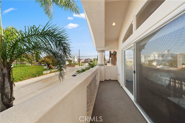 2420 Gates Avenue, Redondo Beach, California 90278, 4 Bedrooms Bedrooms, ,3 BathroomsBathrooms,Residential,Sold,Gates,SB18230134