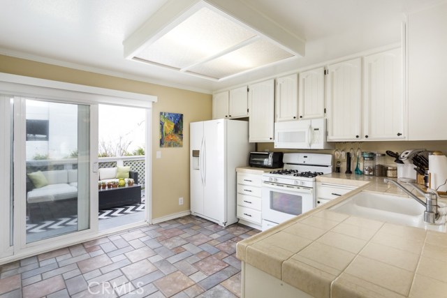 106 Monterey Boulevard, Hermosa Beach, California 90254, 2 Bedrooms Bedrooms, ,1 BathroomBathrooms,Residential,Sold,Monterey,SB18077766