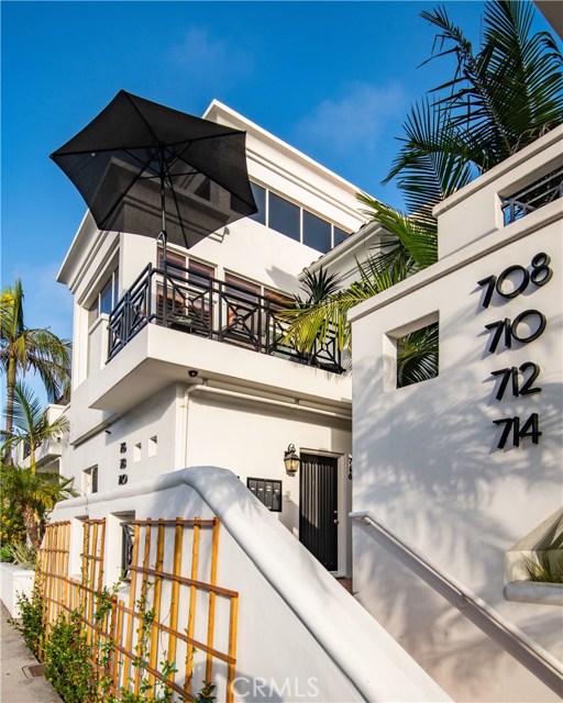 716 Manhattan Beach Blvd., Manhattan Beach, California 90266, 3 Bedrooms Bedrooms, ,2 BathroomsBathrooms,Residential,Sold,Manhattan Beach Blvd.,SB19196349