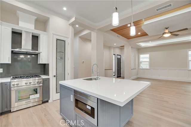 KITCHEN TO LIVING ROOM VIEW