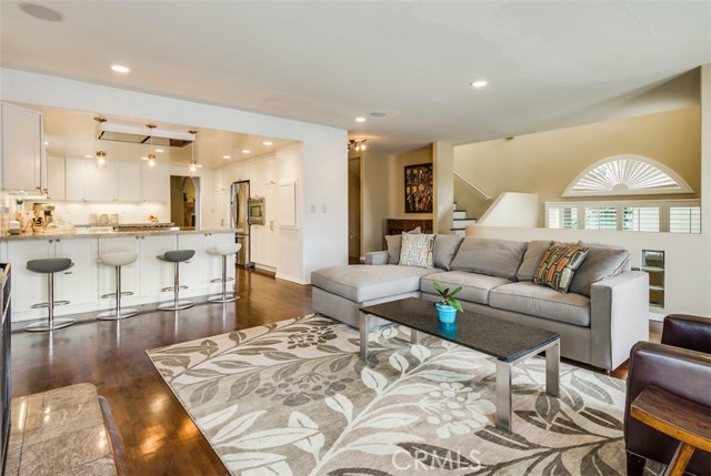 202 Lucia Avenue, Redondo Beach, California 90277, 4 Bedrooms Bedrooms, ,3 BathroomsBathrooms,Residential,Sold,Lucia,PV17247828