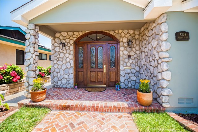 3208 Gibson Place, Redondo Beach, California 90278, 4 Bedrooms Bedrooms, ,4 BathroomsBathrooms,Residential,Sold,Gibson,SB17127262