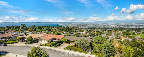 5900 Mossbank Drive, Rancho Palos Verdes, California 90275, 4 Bedrooms Bedrooms, ,3 BathroomsBathrooms,Residential,Sold,Mossbank,PV17062594