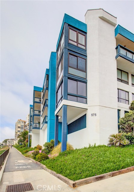 575 Esplanade, Redondo Beach, California 90277, 2 Bedrooms Bedrooms, ,2 BathroomsBathrooms,Residential,Sold,Esplanade,SB20167704