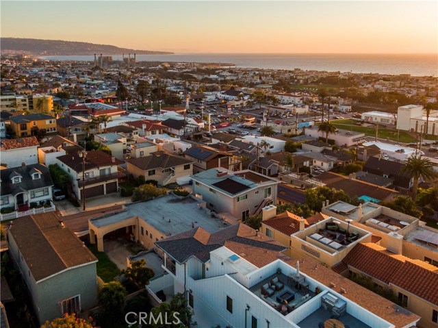 942 15th Street, Hermosa Beach, California 90254, 4 Bedrooms Bedrooms, ,2 BathroomsBathrooms,Residential,Sold,15th,SB20137355