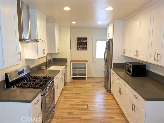 18316 Grevillea Avenue, Redondo Beach, California 90278, 3 Bedrooms Bedrooms, ,2 BathroomsBathrooms,Residential,Sold,Grevillea,PW20134406