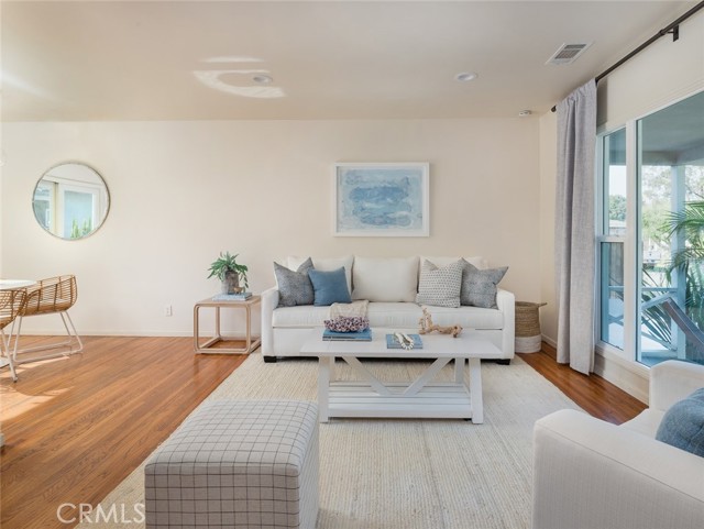 701 Firmona Avenue, Redondo Beach, California 90278, 3 Bedrooms Bedrooms, ,2 BathroomsBathrooms,Residential,Sold,Firmona,SB21149266
