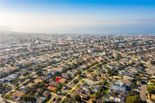 1327 Helberta Avenue, Redondo Beach, California 90277, 3 Bedrooms Bedrooms, ,1 BathroomBathrooms,Residential,Sold,Helberta,SB20260522