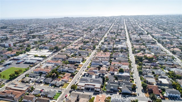 2421 Voorhees Avenue, Redondo Beach, California 90278, 4 Bedrooms Bedrooms, ,3 BathroomsBathrooms,Residential,Sold,Voorhees,PV21111181