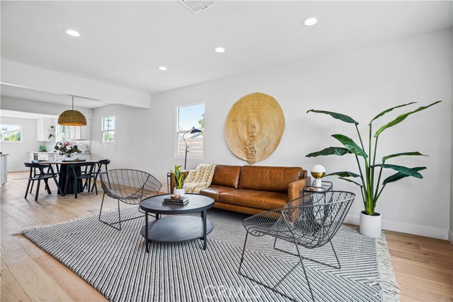 2200 Robinson Street, Redondo Beach, California 90278, 3 Bedrooms Bedrooms, ,2 BathroomsBathrooms,Residential,Sold,Robinson,PW21102931