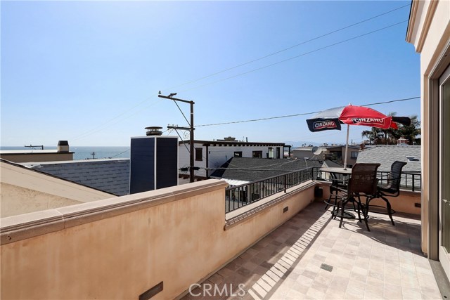 231 29th Street, Hermosa Beach, California 90254, 4 Bedrooms Bedrooms, ,4 BathroomsBathrooms,Residential,Sold,29th,SB20113708