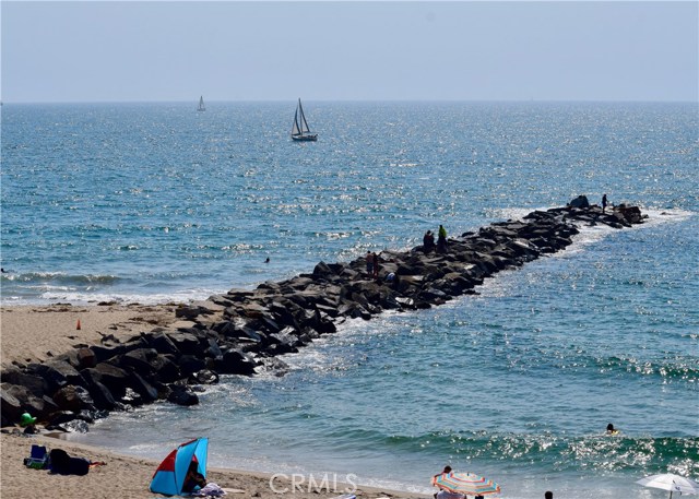 700 Esplanade, Redondo Beach, California 90277, 2 Bedrooms Bedrooms, ,2 BathroomsBathrooms,Residential,Sold,Esplanade,PW17170897