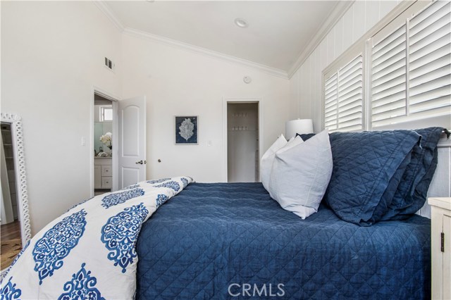 329 4th Street, Manhattan Beach, California 90266, 3 Bedrooms Bedrooms, ,2 BathroomsBathrooms,Residential,Sold,4th,SB20090773