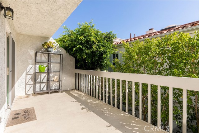 2000 Voorhees Avenue, Redondo Beach, California 90278, 2 Bedrooms Bedrooms, ,Residential,Sold,Voorhees,SB20199602