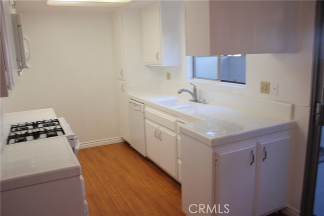 2120 Dufour Avenue, Redondo Beach, California 90278, 2 Bedrooms Bedrooms, ,1 BathroomBathrooms,Residential,Sold,Dufour,SB17275340