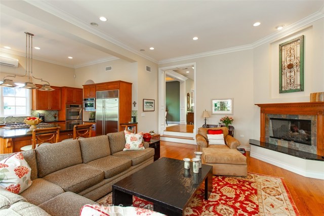 2909 Maple Avenue, Manhattan Beach, California 90266, 5 Bedrooms Bedrooms, ,3 BathroomsBathrooms,Residential,Sold,Maple,SB19265504