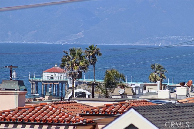 300 28th Street, Hermosa Beach, California 90254, 4 Bedrooms Bedrooms, ,4 BathroomsBathrooms,Residential,Sold,28th,SB18066666