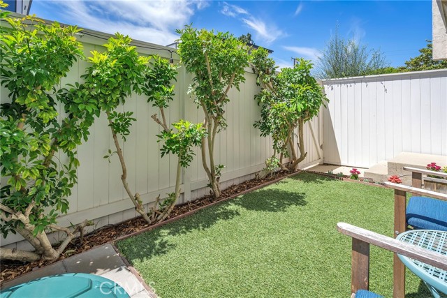 Private front outdoor patio