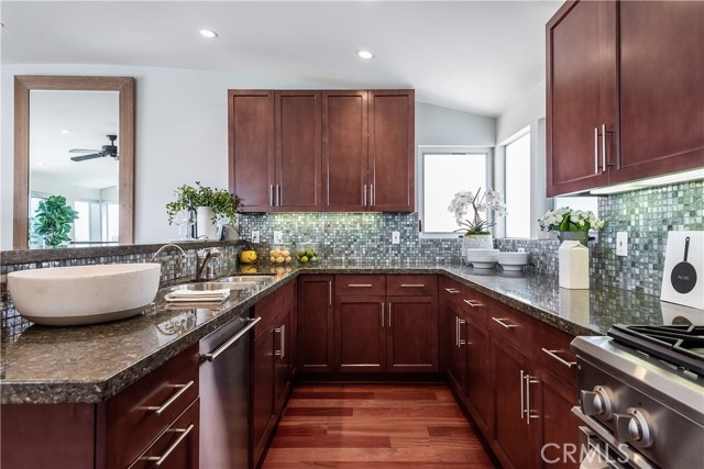 1523 Manhattan Avenue, Hermosa Beach, California 90254, 4 Bedrooms Bedrooms, ,5 BathroomsBathrooms,Residential,Sold,Manhattan,SB18207493