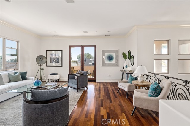 556 Helberta Avenue, Redondo Beach, California 90277, 4 Bedrooms Bedrooms, ,3 BathroomsBathrooms,Residential,Sold,Helberta,SB20115662