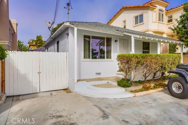1909 Voorhees Avenue, Redondo Beach, California 90278, 3 Bedrooms Bedrooms, ,2 BathroomsBathrooms,Residential,Sold,Voorhees,OC20201159